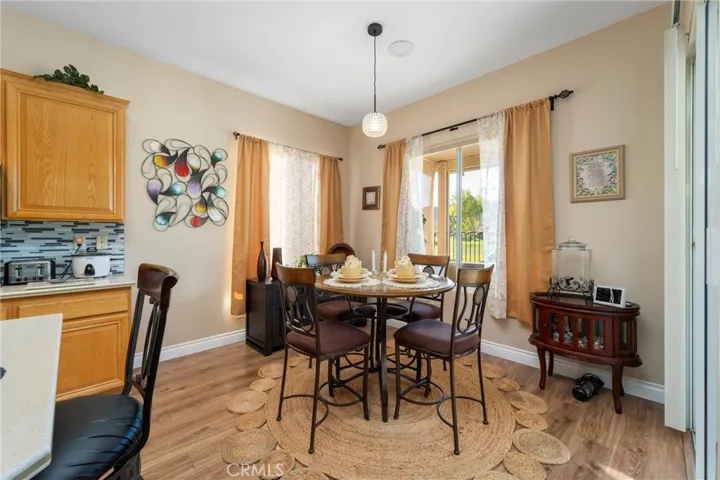 Kitchen Breakfast Nook area