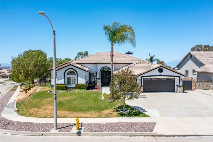 13596 Mesa Crest Drive, Yucaipa, California 92399