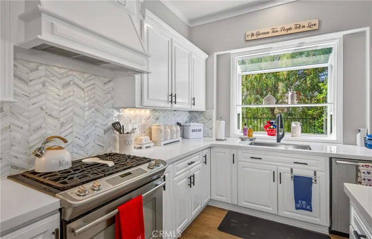 13596 Mesa Crest Drive, Yucaipa, California 92399