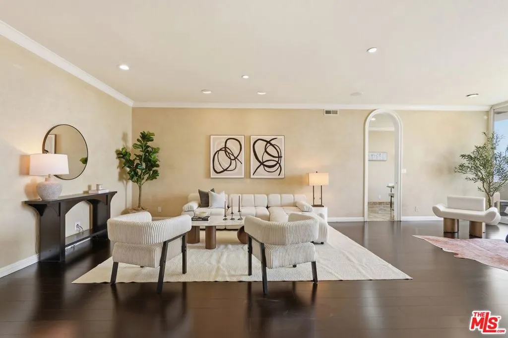 gallery-image 4