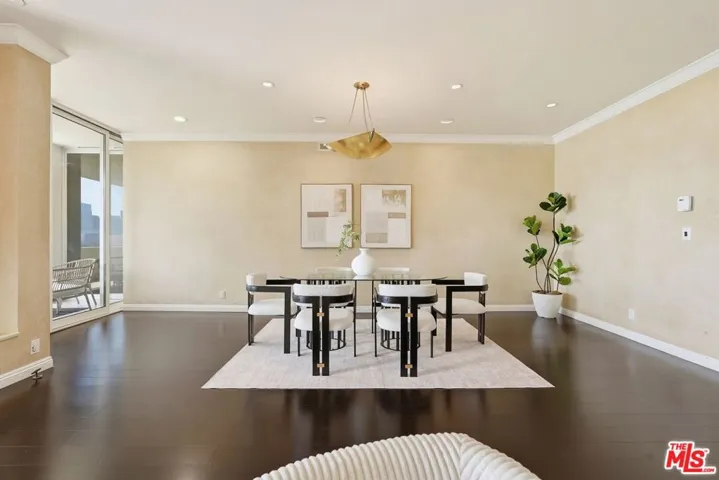 1333 S Beverly Glen Boulevard 902, Los Angeles, California 90024