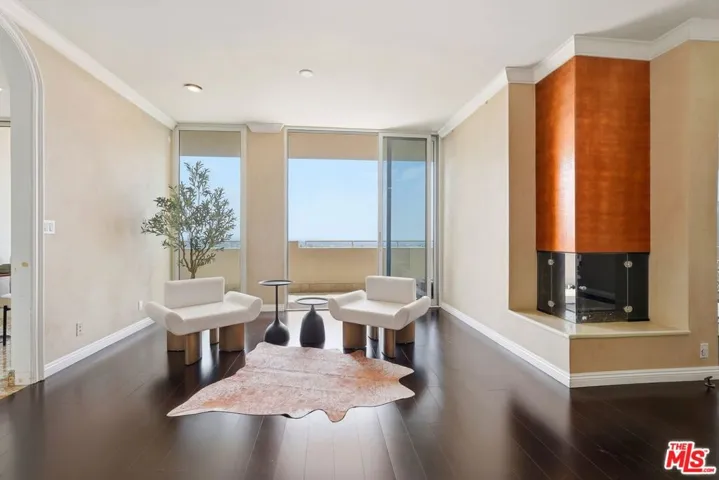 1333 S Beverly Glen Boulevard 902, Los Angeles, California 90024