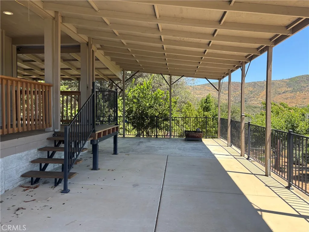 Entertaining deck