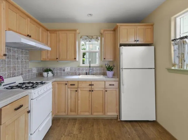494 Grove Acre Avenue, Pacific Grove, California 93950 — photo 4