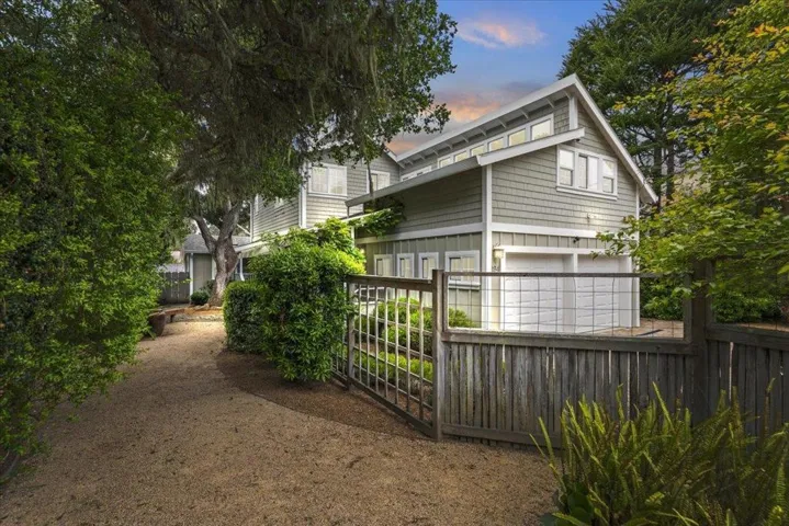 494 Grove Acre Avenue, Pacific Grove, California 93950