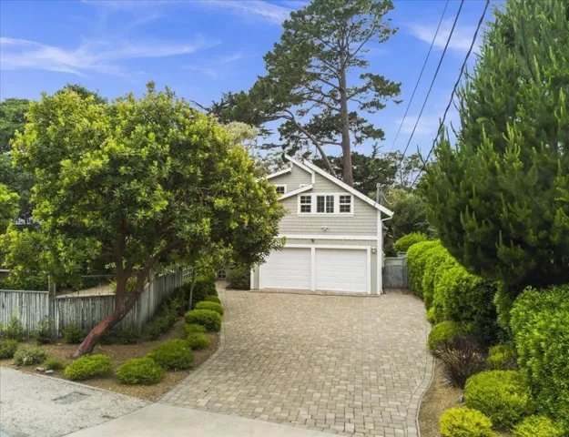 494 Grove Acre Avenue, Pacific Grove, California 93950