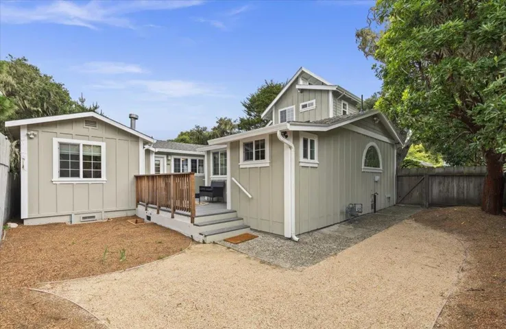 494 Grove Acre Avenue, Pacific Grove, California 93950