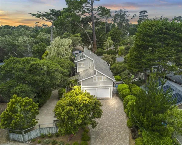 494 Grove Acre Avenue, Pacific Grove, California 93950