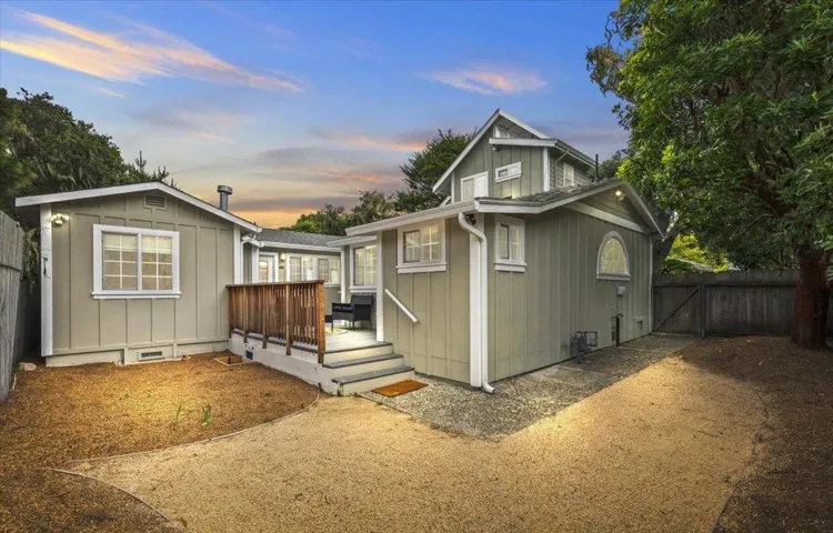 494 Grove Acre Avenue, Pacific Grove, California 93950