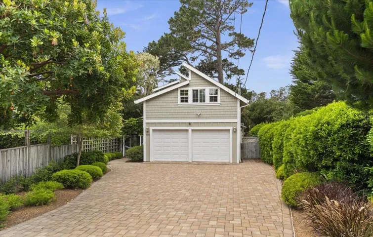 494 Grove Acre Avenue, Pacific Grove, California 93950