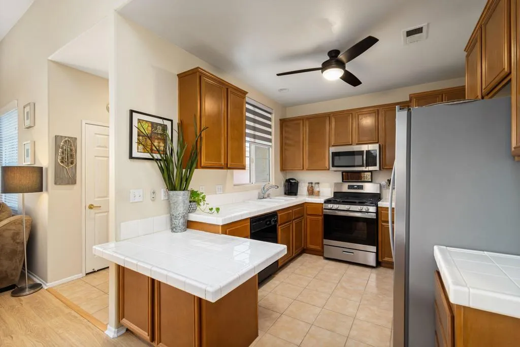 30-web-or-mls-VMMoonlight_OPMG_1125_030