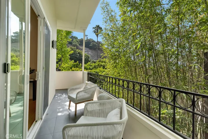 4148 Sunswept Drive, Studio City, California 91604