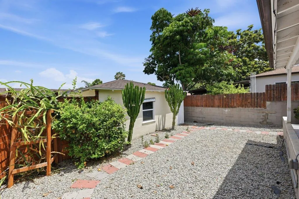 14 Palm St, Lemon Grove, California 91945 — photo 4