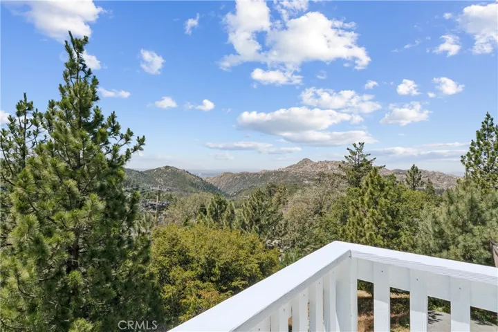 1243 Grass Valley, Lake Arrowhead, California 92352