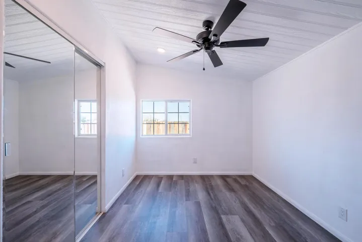 2327 BRENTWOOD AVE THERMAL 33