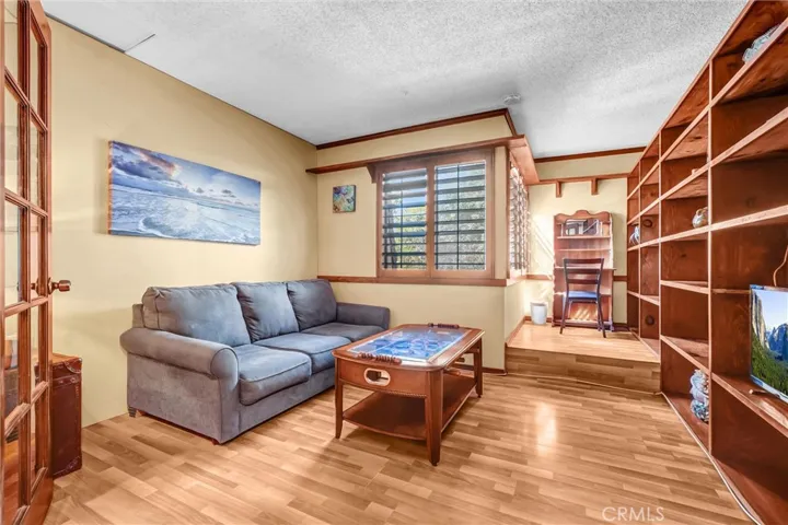 Family room/ 4th bedroom
