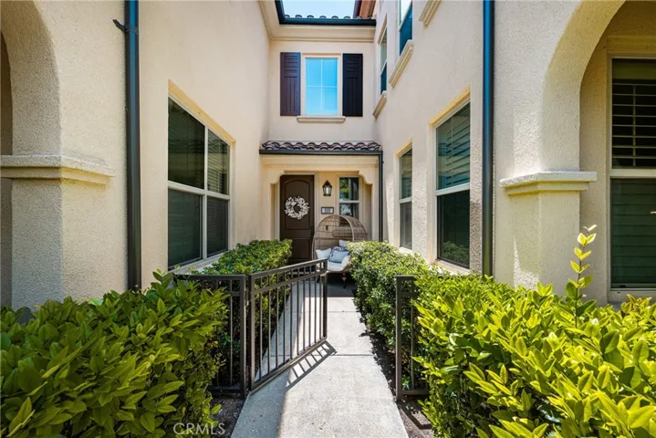 208 Rose Arch, Irvine, California 92620