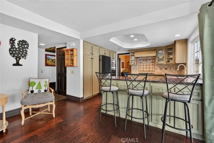  Kitchen Breakfast Bar