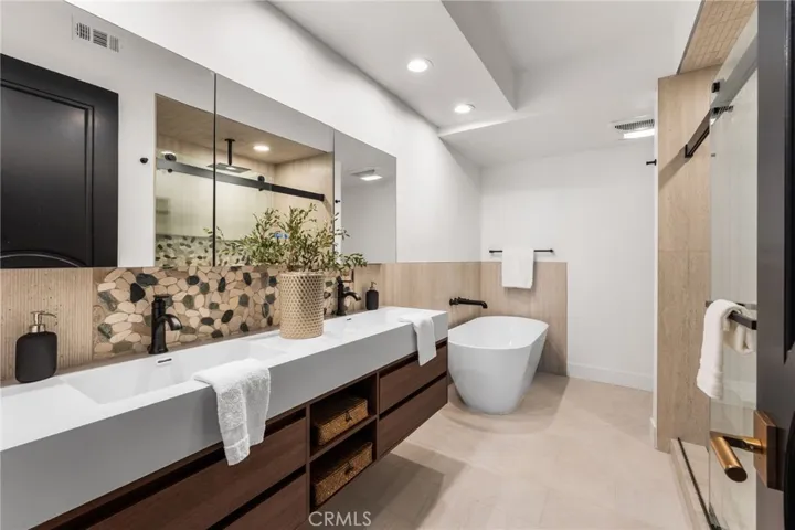 Luxury Spa Like Bathroom
