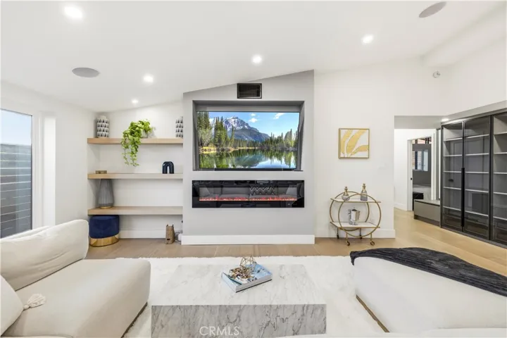 22263 Flanco, Woodland Hills, California 91364