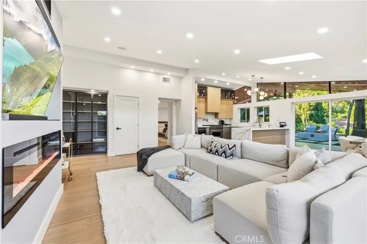 22263 Flanco, Woodland Hills, California 91364