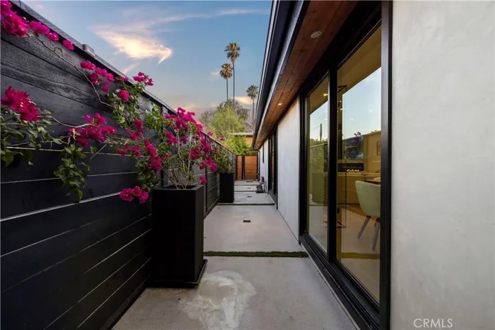 22263 Flanco, Woodland Hills, California 91364