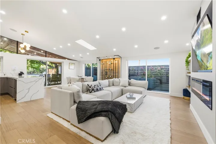 22263 Flanco, Woodland Hills, California 91364