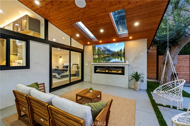 22263 Flanco, Woodland Hills, California 91364