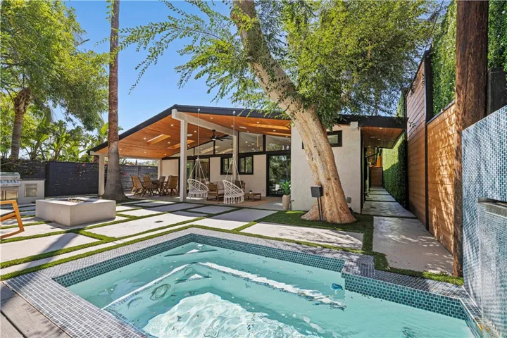 22263 Flanco, Woodland Hills, California 91364