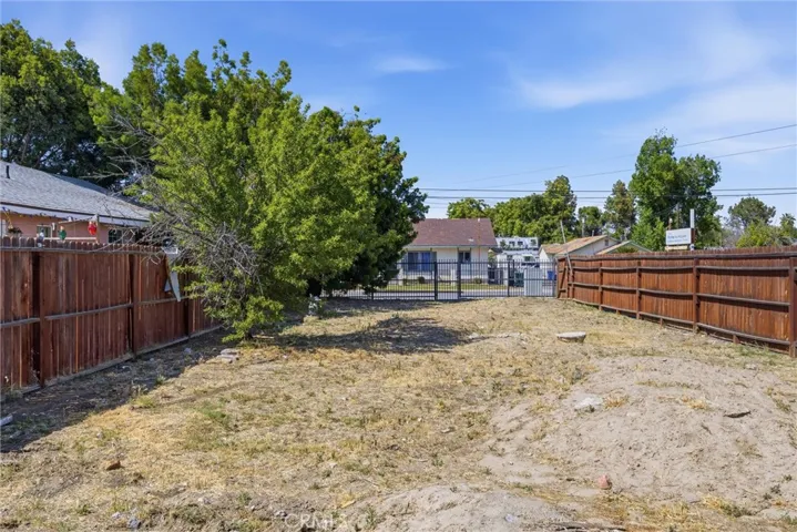 325 Mccord Ave, Bakersfield, California 93308