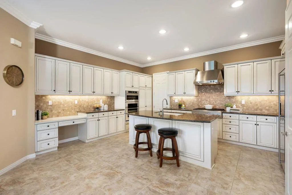 48-web-or-mls-JMCAntor_OPMG_0526_048