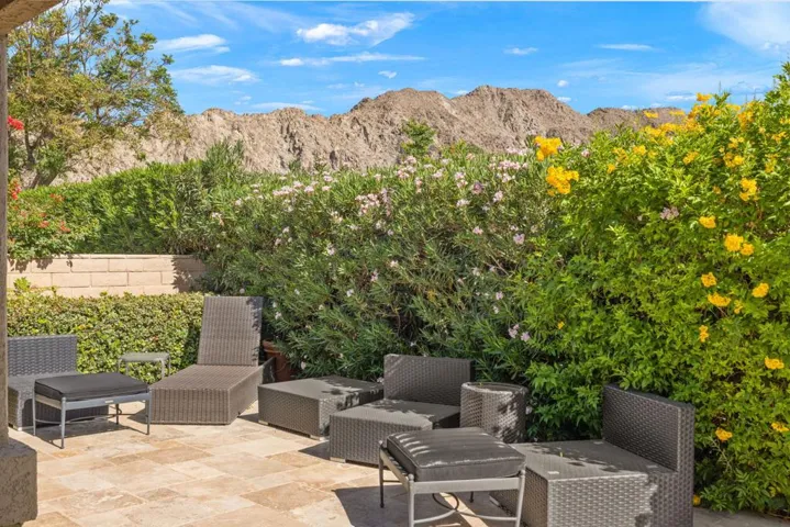 PRIVATE PATIO