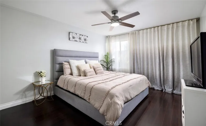 1000 W Macarthur Boulevard 11, Santa Ana, California 92707