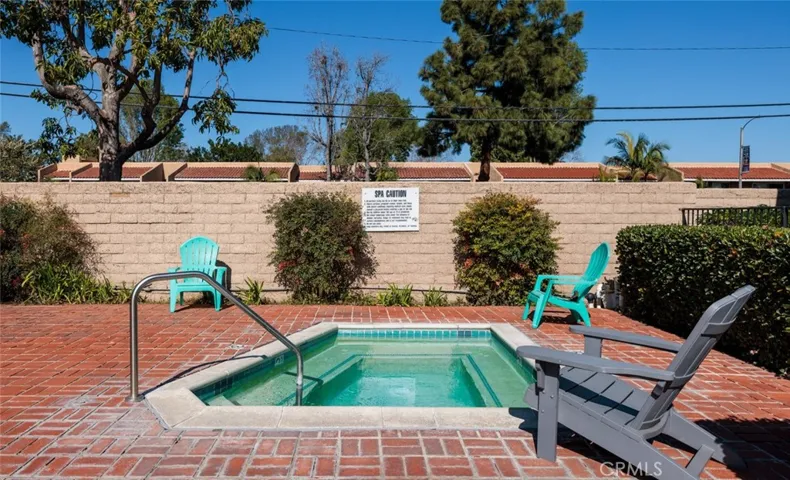 1000 W Macarthur Boulevard 11, Santa Ana, California 92707