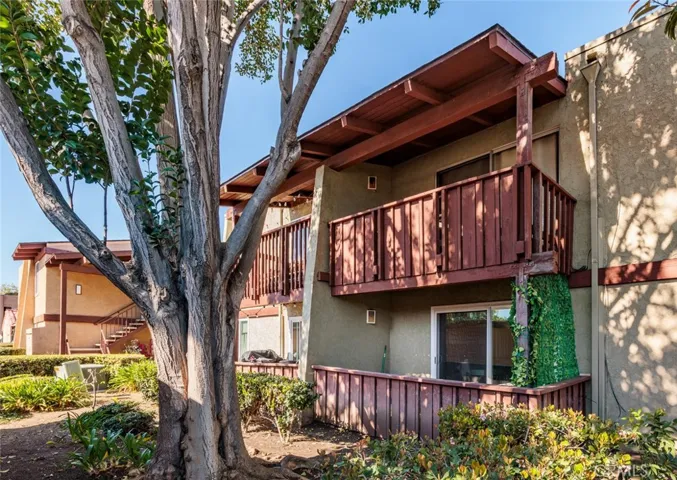 1000 W Macarthur Boulevard 11, Santa Ana, California 92707