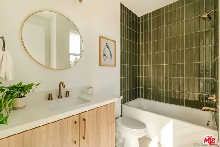 3851 N Riley Lane, Los Angeles, California 90065