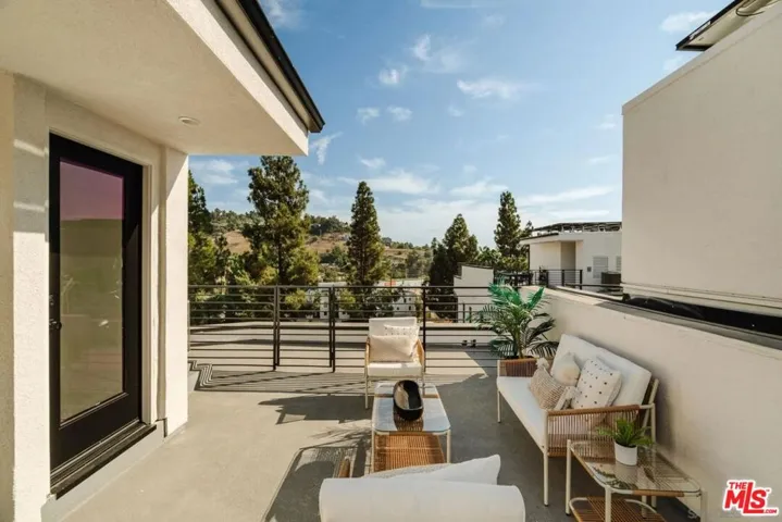 3851 N Riley Lane, Los Angeles, California 90065