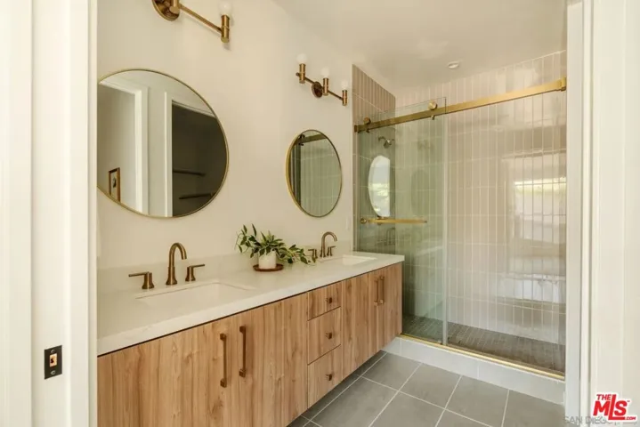 3851 N Riley Lane, Los Angeles, California 90065