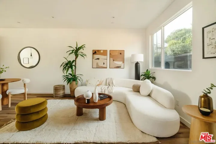 3851 N Riley Lane, Los Angeles, California 90065