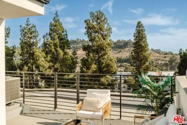 3851 N Riley Lane, Los Angeles, California 90065