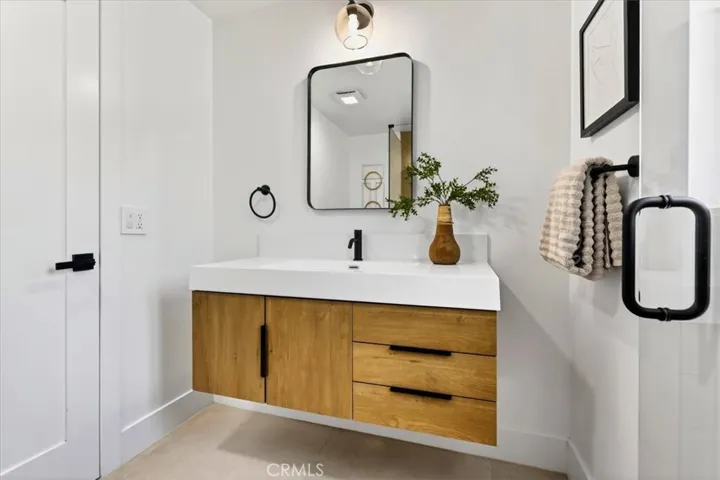 11131 Ticonderoga, Los Alamitos, California 90720