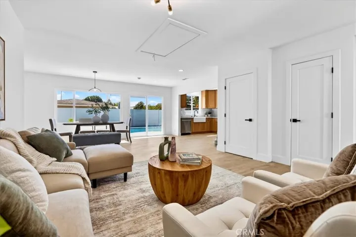 11131 Ticonderoga, Los Alamitos, California 90720