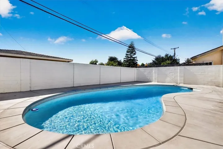 11131 Ticonderoga, Los Alamitos, California 90720