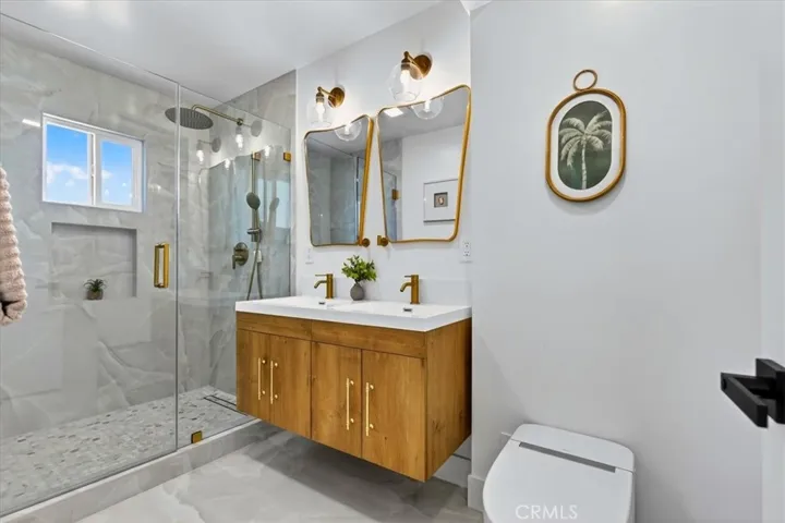 11131 Ticonderoga, Los Alamitos, California 90720