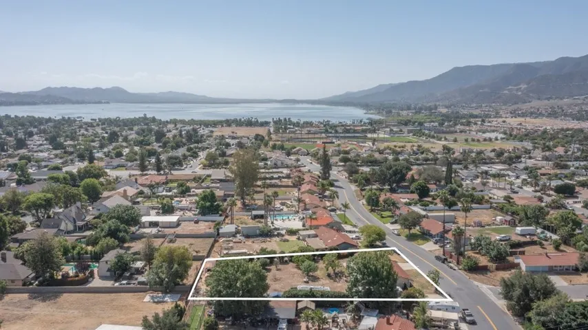 15640 Alvarado, Lake Elsinore, California 92530