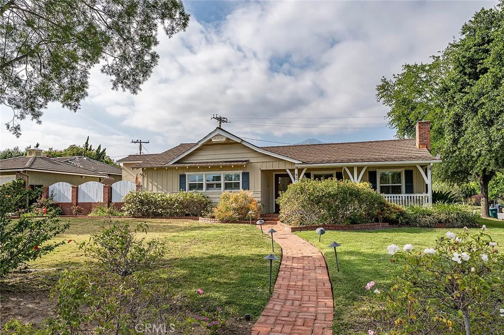 901 Kingsley Dr