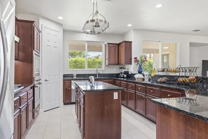 17-Kitchen