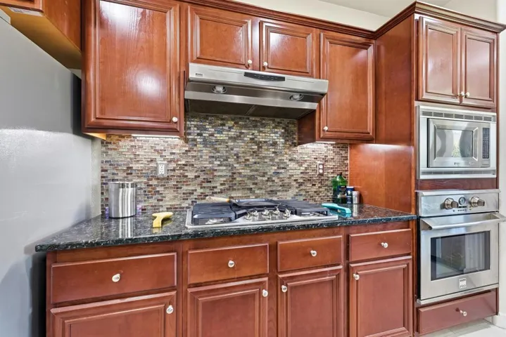 18-Kitchen