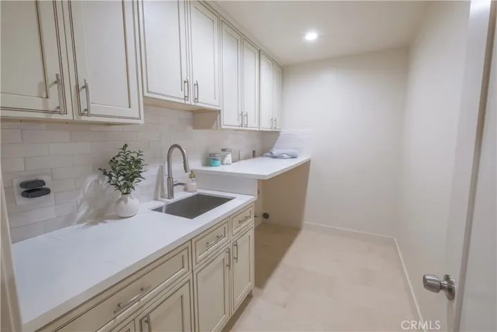 223 S Aprilia Ave, Compton, California 90220
