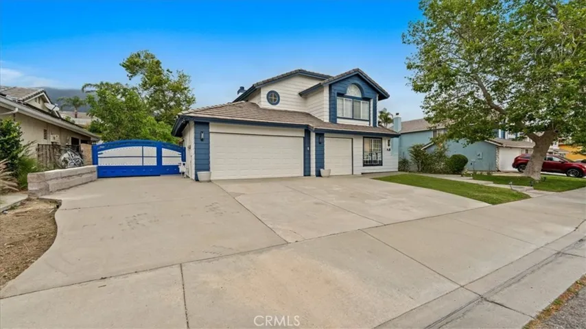Large Driveway with RV parking